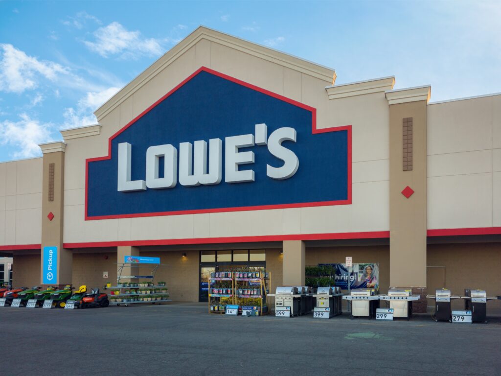 Lowe's chief marketing officer