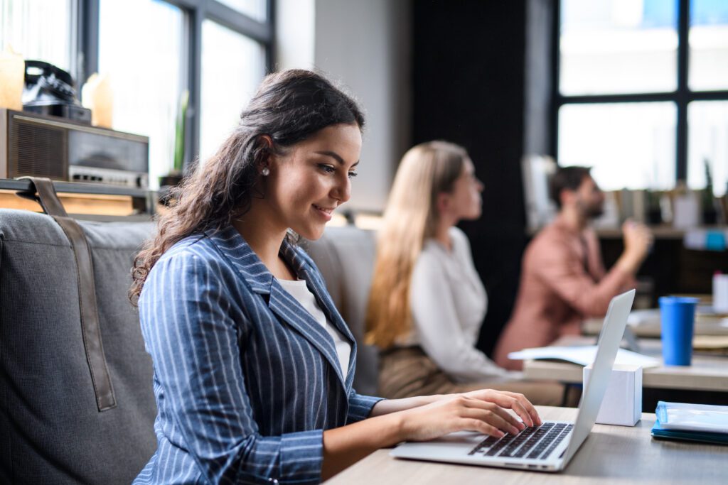 IT pros excel with B2B commerce and AI skills