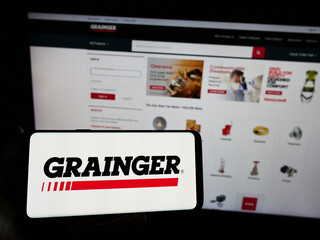 Online B2B customers spur Grainger’s Q3 sales
