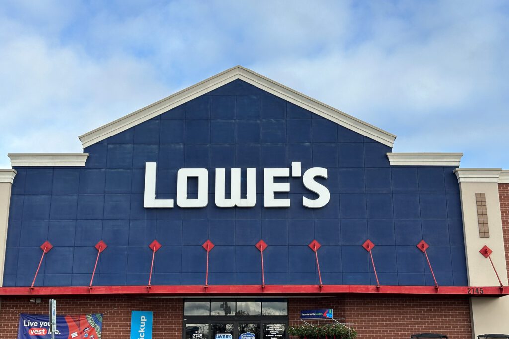 Lowe's online sales in Q2 | Image credit: Kenishirotie - Adobe Stock